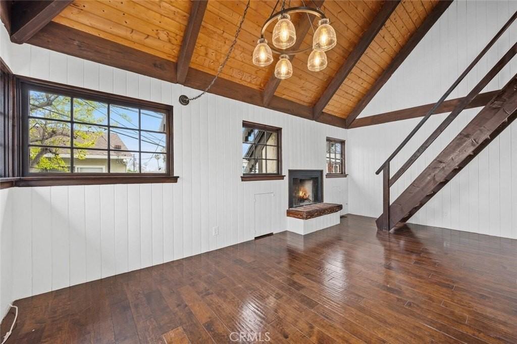 329 Aster St - Photo 6 of 31