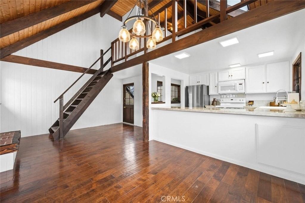 329 Aster St - Photo 7 of 31