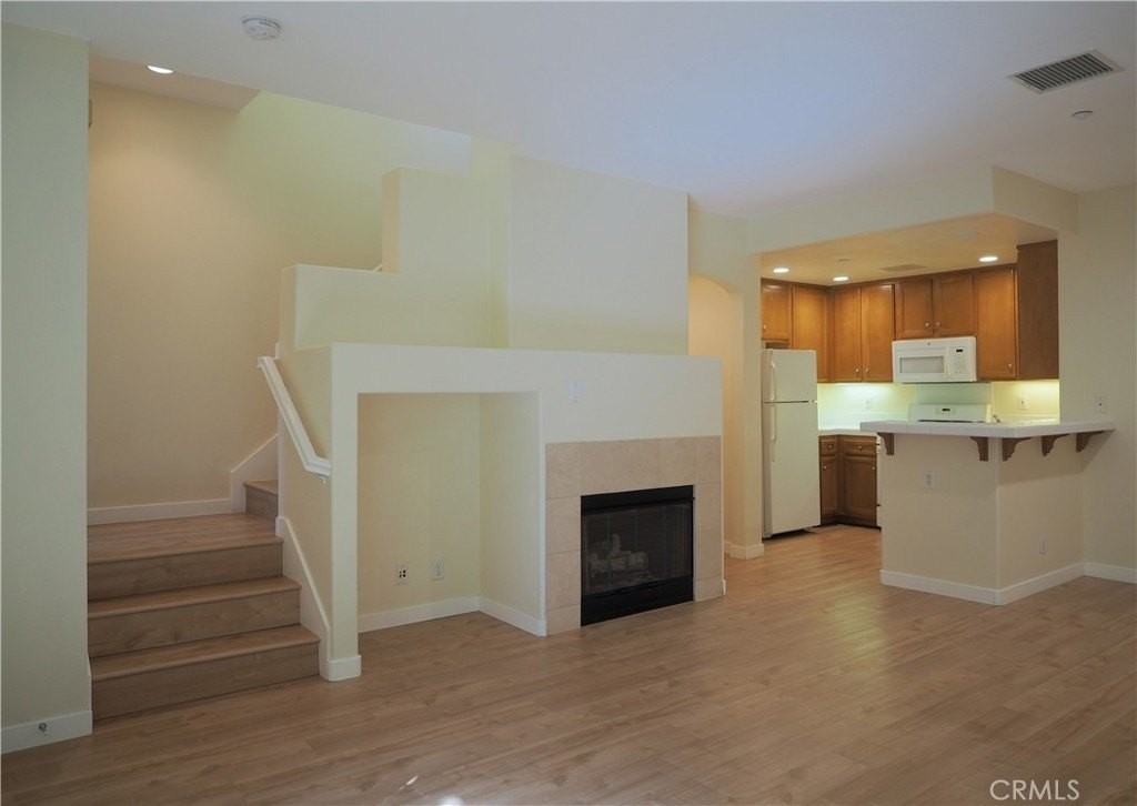 82 Vermillion - Photo 5 of 28