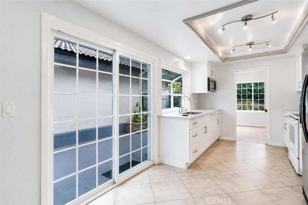 39 Castillo - Photo 6 of 21