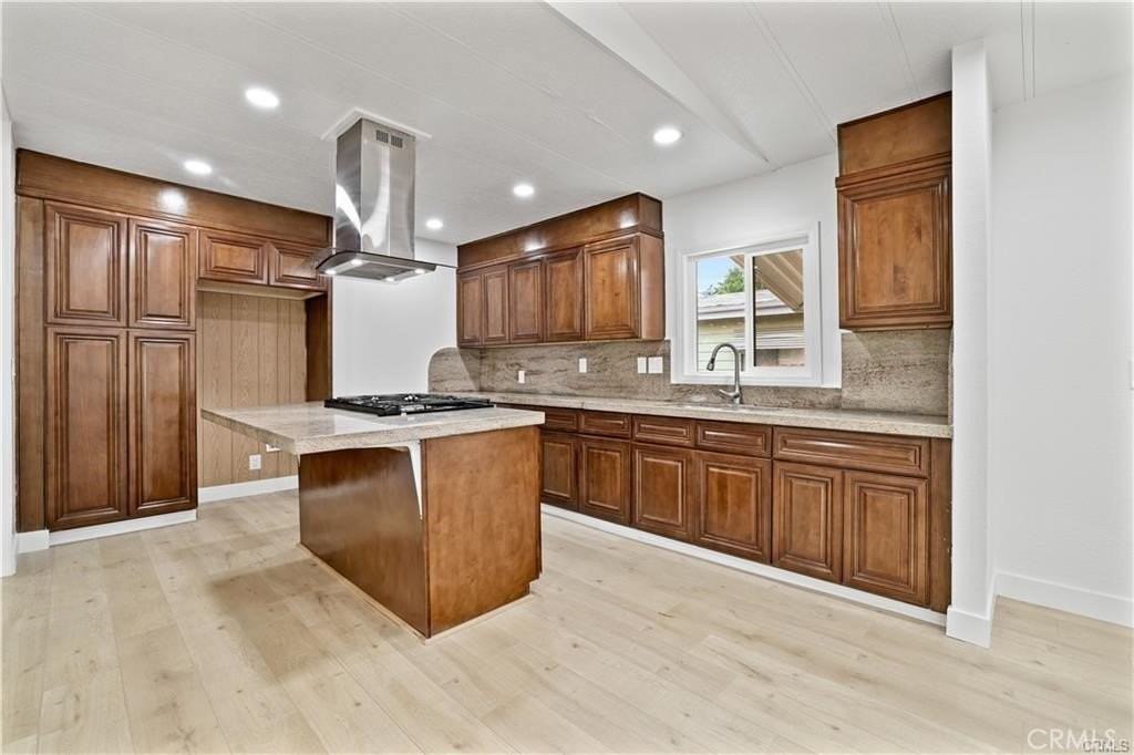 32549 Crescent Ave - Photo 3 of 10
