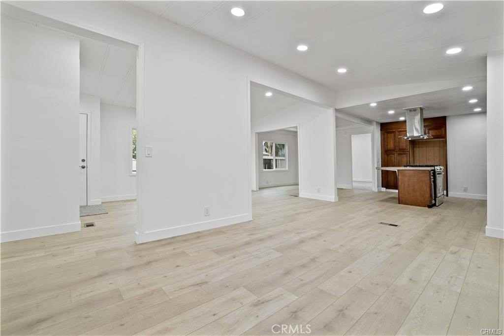 32549 Crescent Ave - Photo 6 of 10