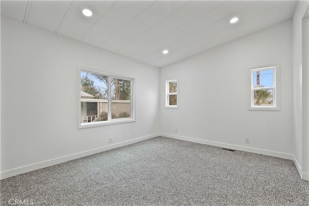 32549 Crescent Ave - Photo 7 of 10