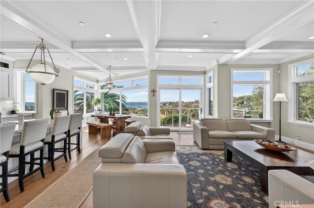405 Blumont St - Photo 7 of 50