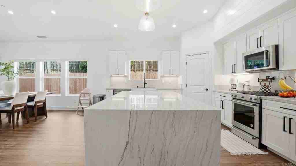 9391 Los Coches Rd - Photo 6 of 18