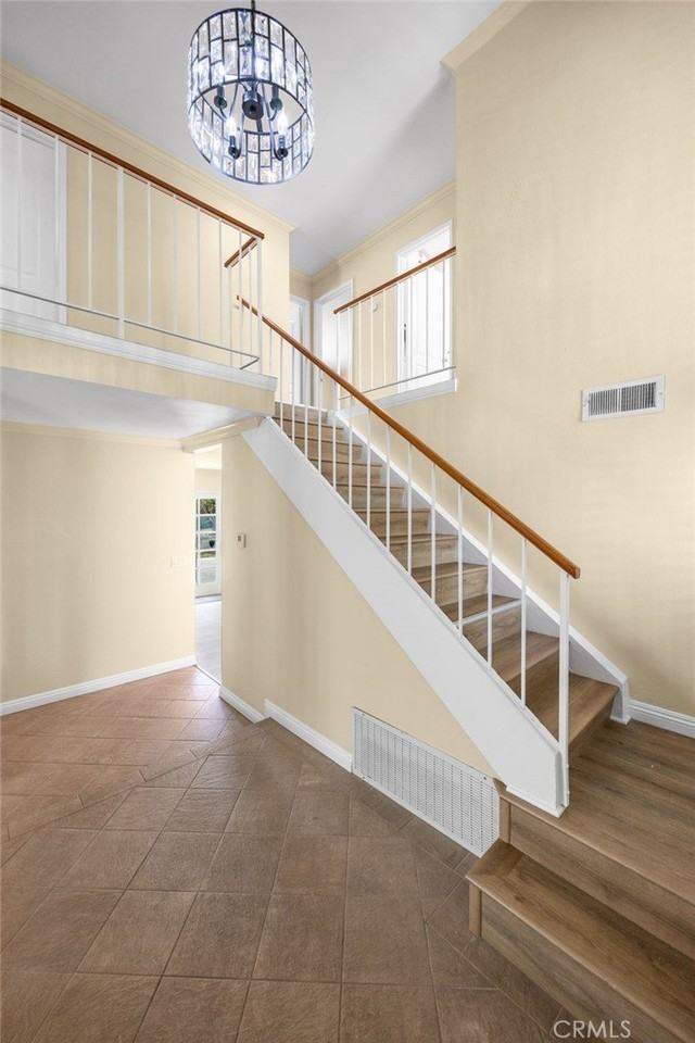 23239 Forest Canyon Dr - Photo 3 of 33