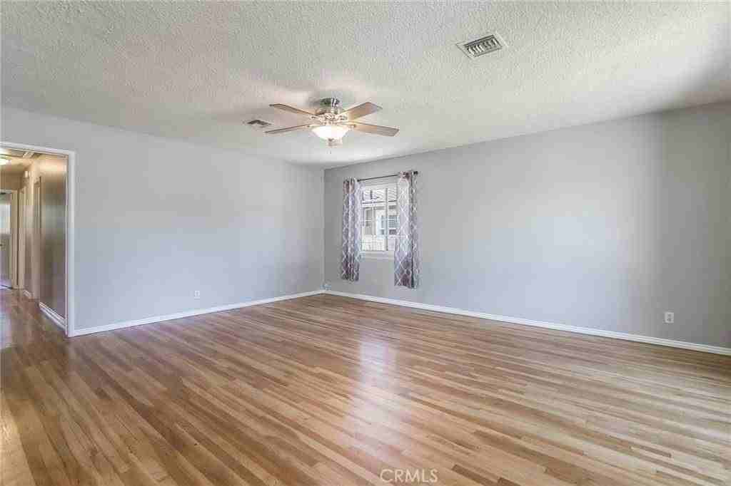 1210 E Oakmont Ave - Photo 3 of 17