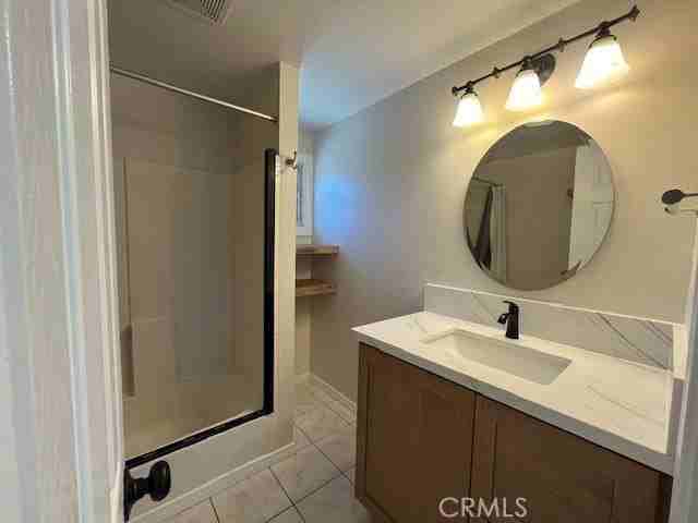 320 S Broadway #B - Photo 5 of 15