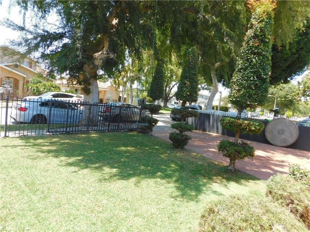 10414 Dorothy Ave - Photo 2 of 12