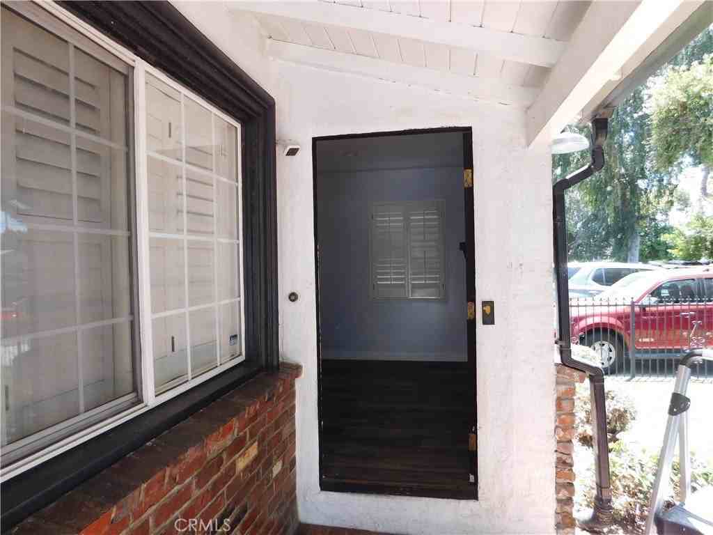 10414 Dorothy Ave - Photo 3 of 12