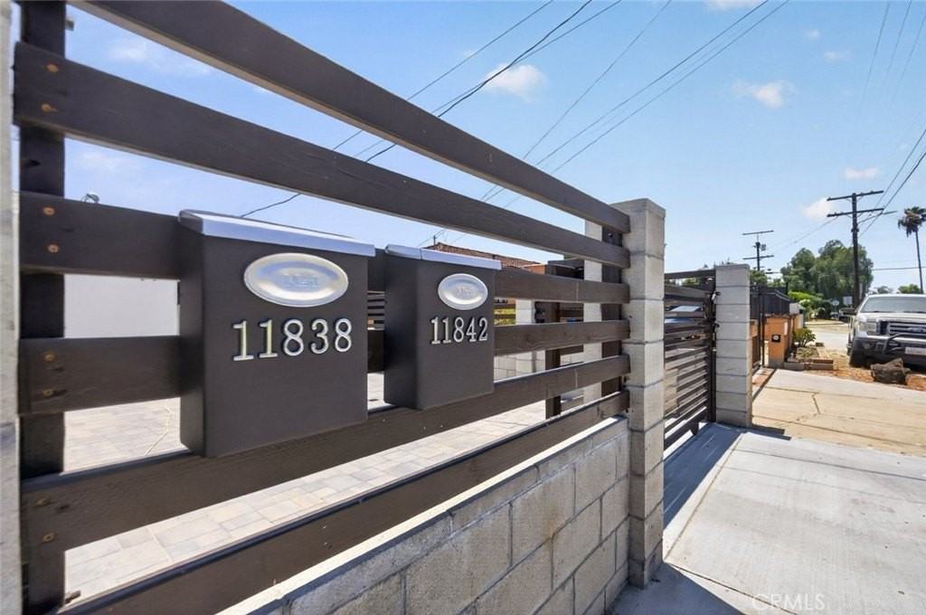 11840 Arminta St - Photo 3 of 50