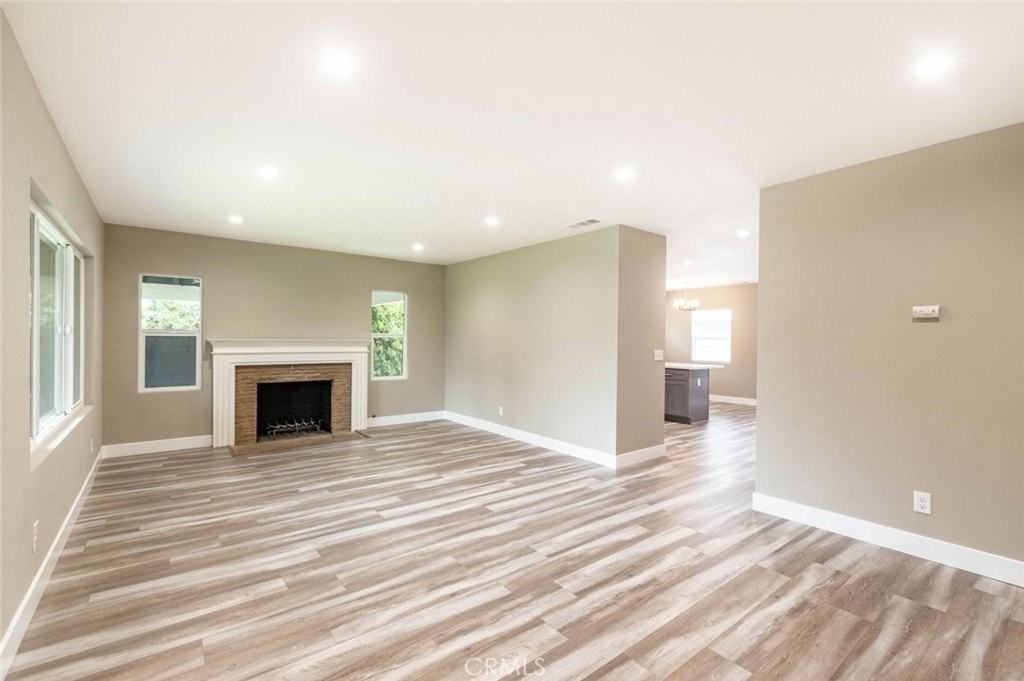 6633 Costello Ave - Photo 3 of 30