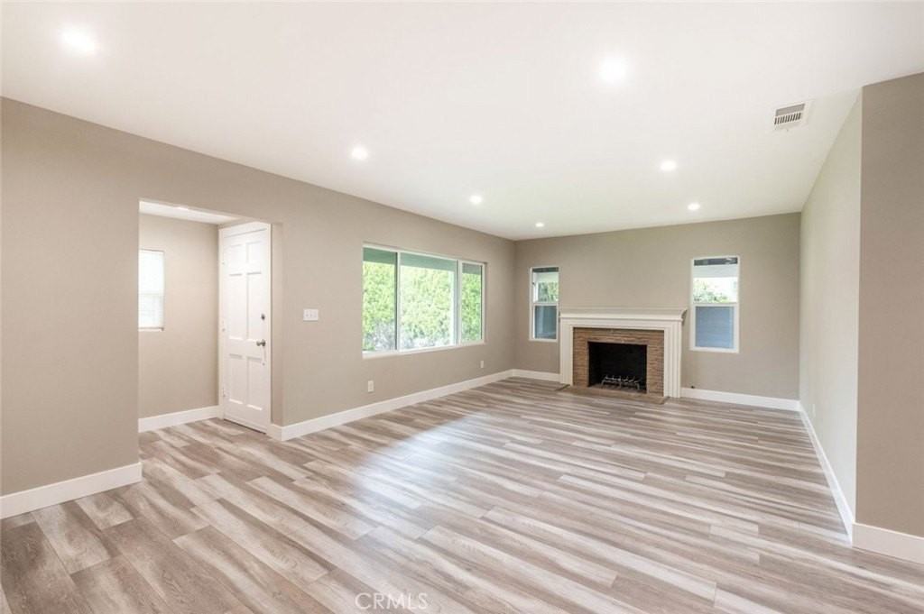 6633 Costello Ave - Photo 4 of 30