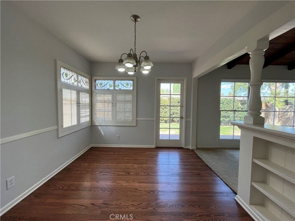 22607 Collins St - Photo 4 of 15