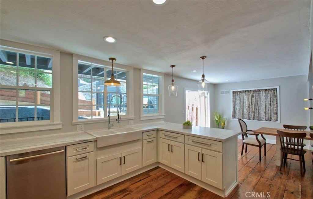 4250 Canoga Ave - Photo 3 of 16
