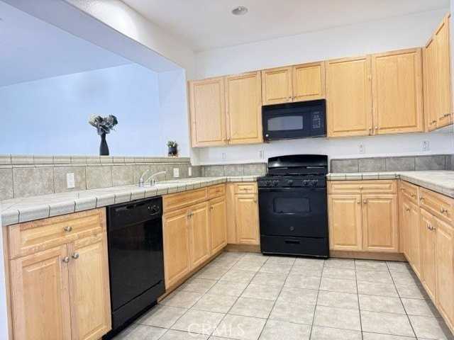 15874 Lasselle St - Photo 3 of 18
