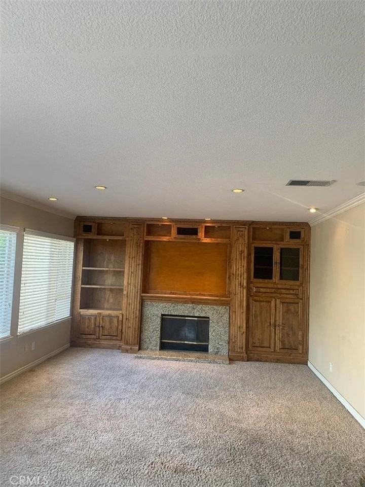 2835 S Bon View Ave - Photo 5 of 10