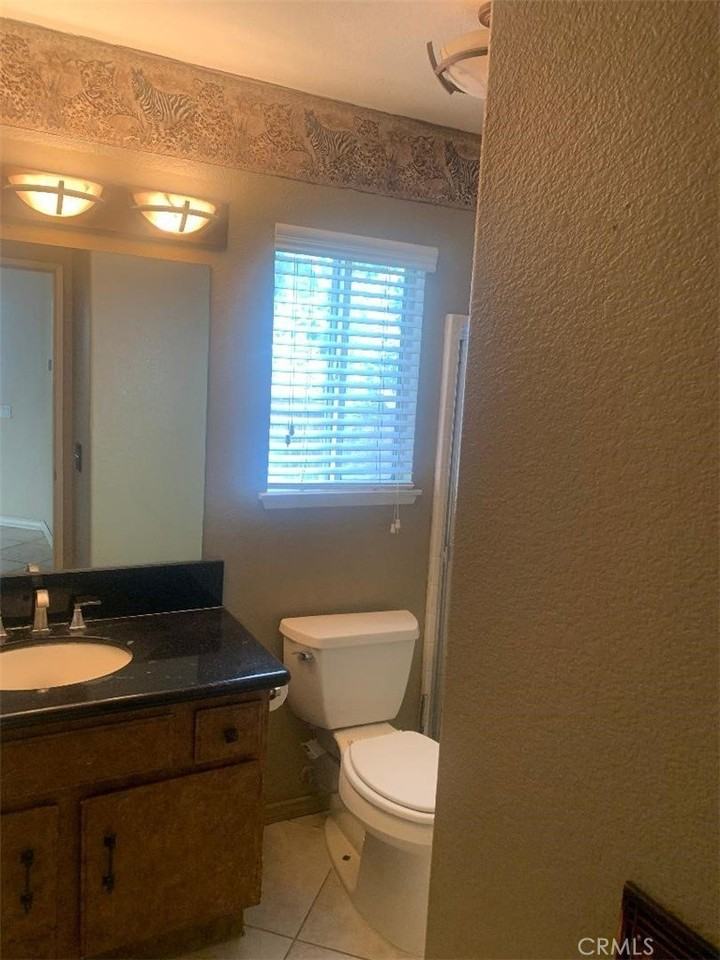 2835 S Bon View Ave - Photo 6 of 10