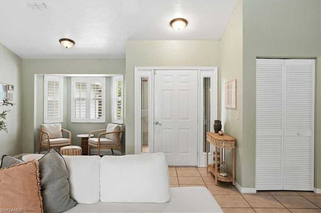 27376 Imperial Oaks Cir - Photo 3 of 30