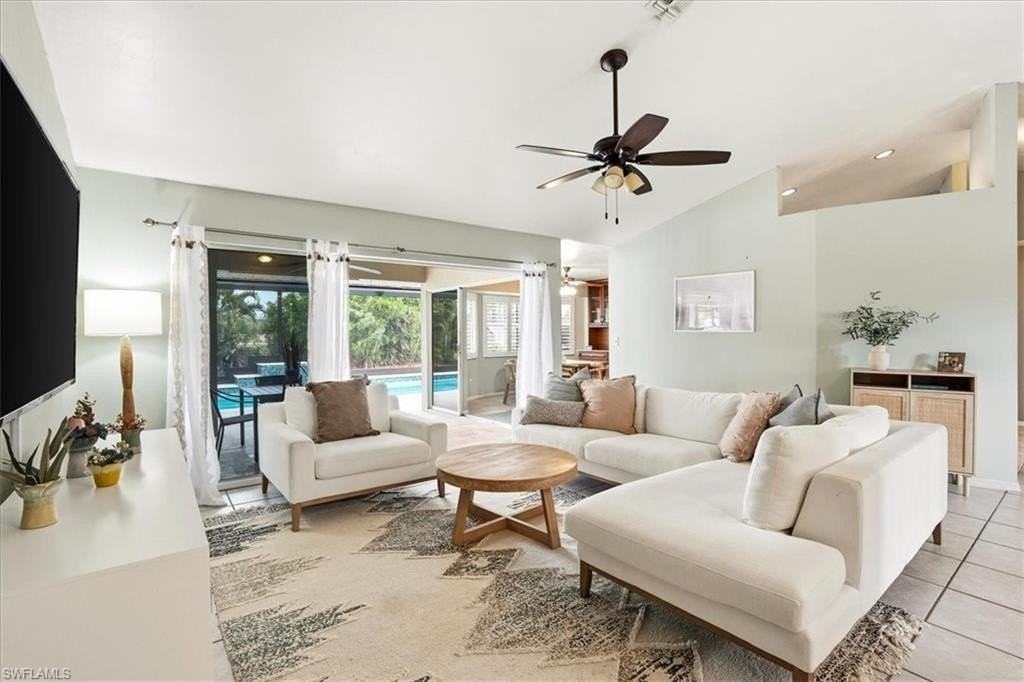 27376 Imperial Oaks Cir - Photo 5 of 30