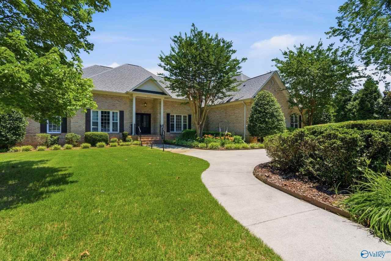 2704 Hampton Cove Way Se - Photo 4 of 45