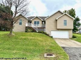 featured image of 1392 Bennett Dr
