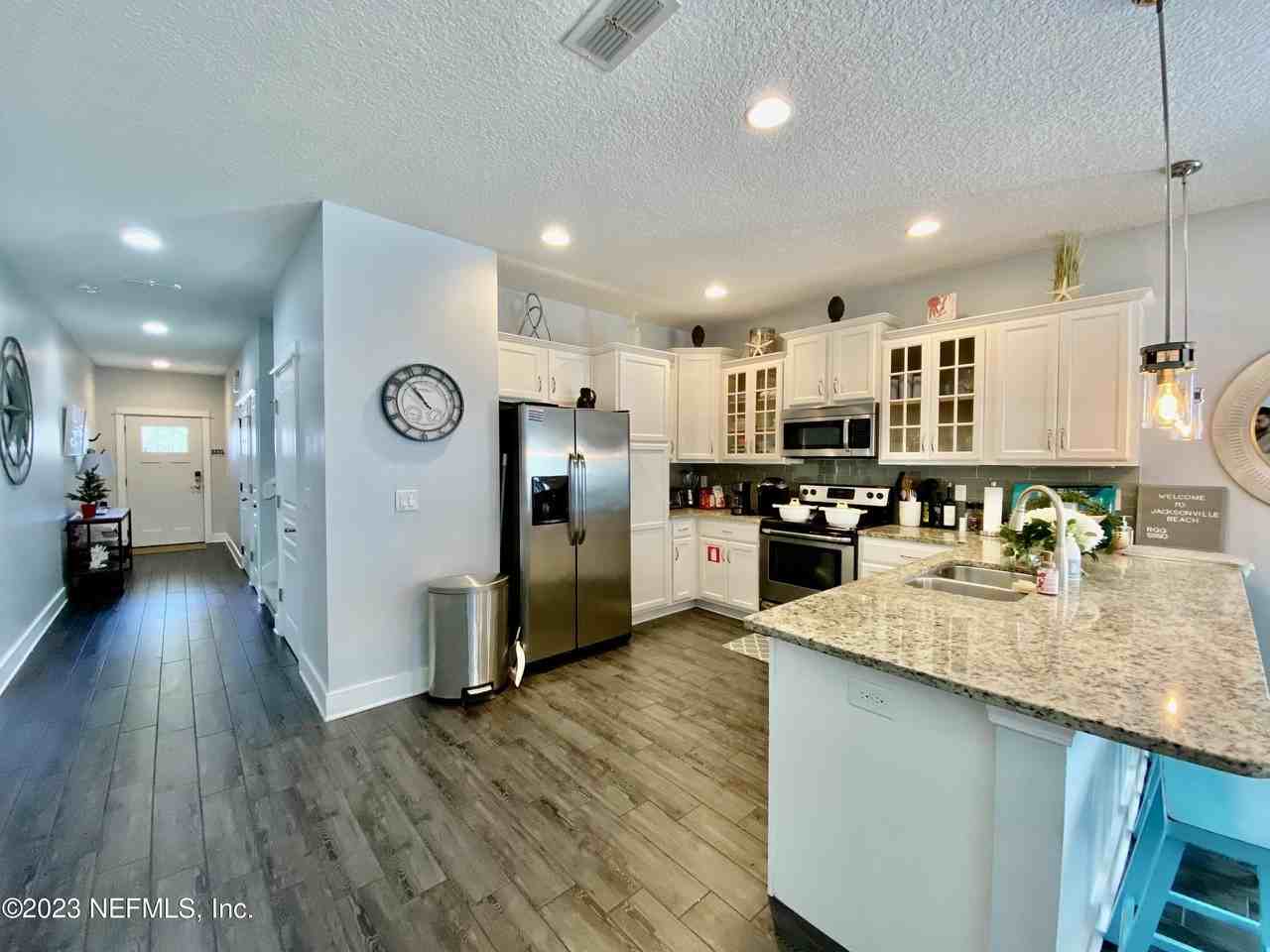 420 5th Ave S - Photo 6 of 29