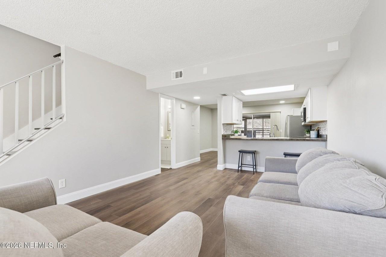 1262 The Grove Rd - Photo 3 of 50