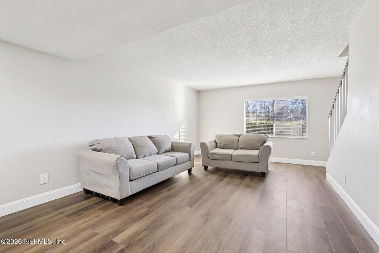 1262 The Grove Rd - Photo 4 of 50