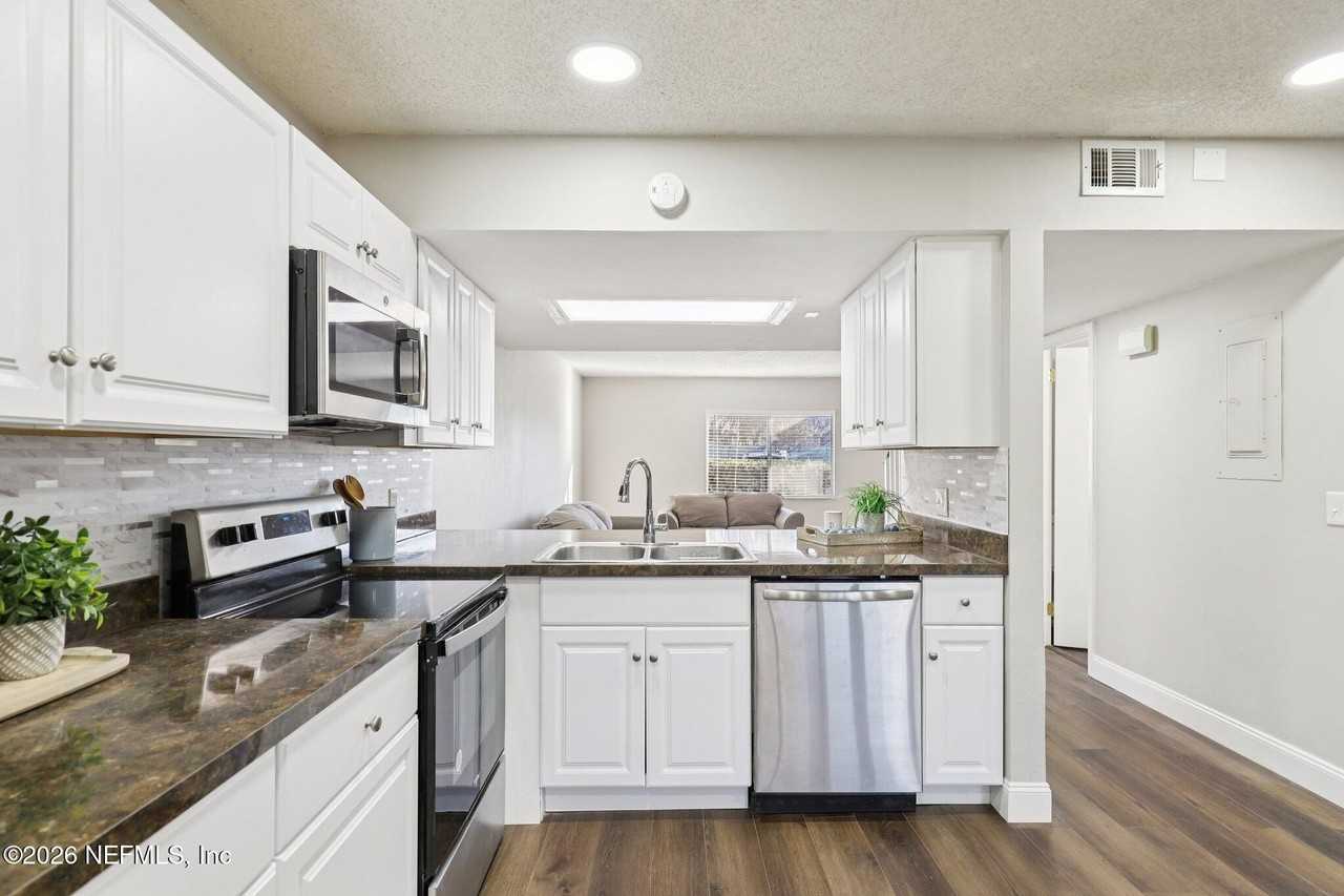 1262 The Grove Rd - Photo 6 of 50