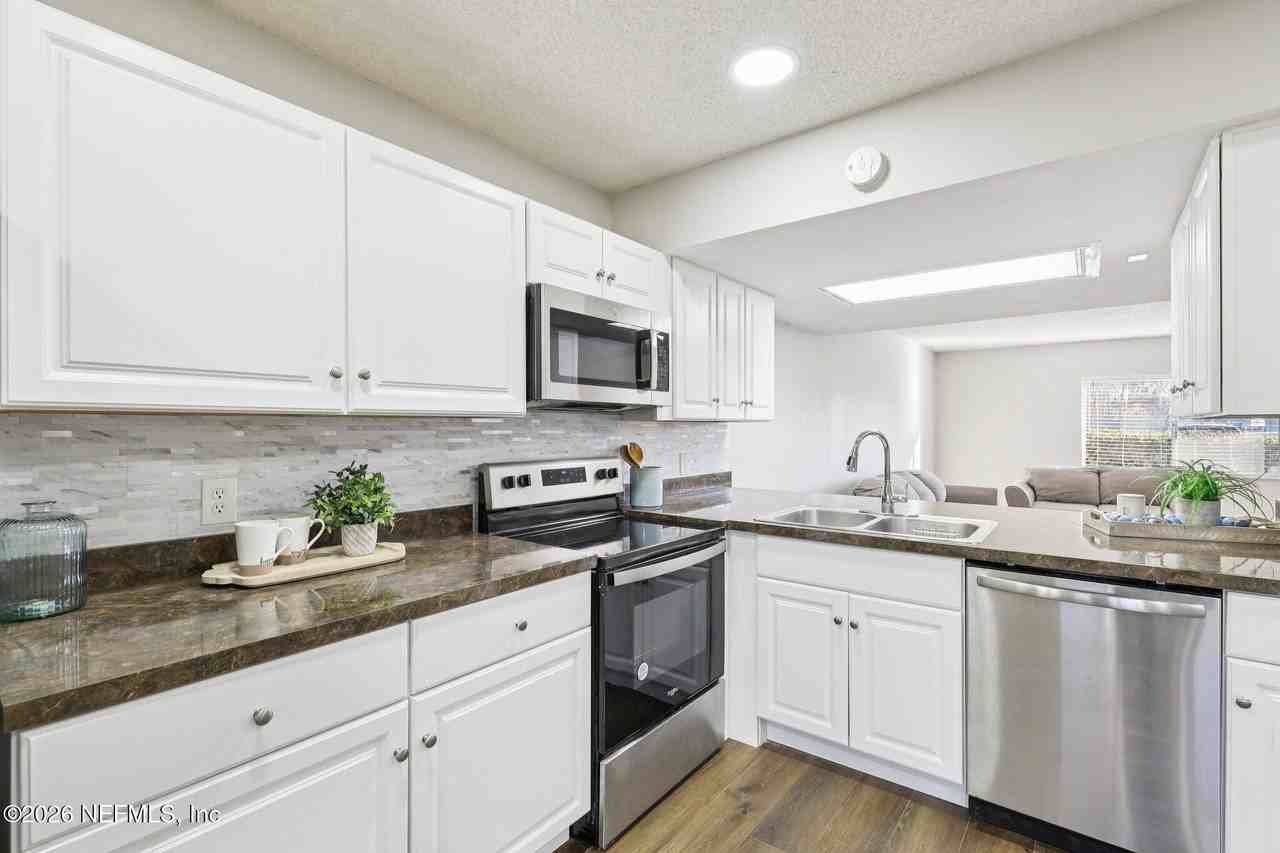 1262 The Grove Rd - Photo 7 of 50