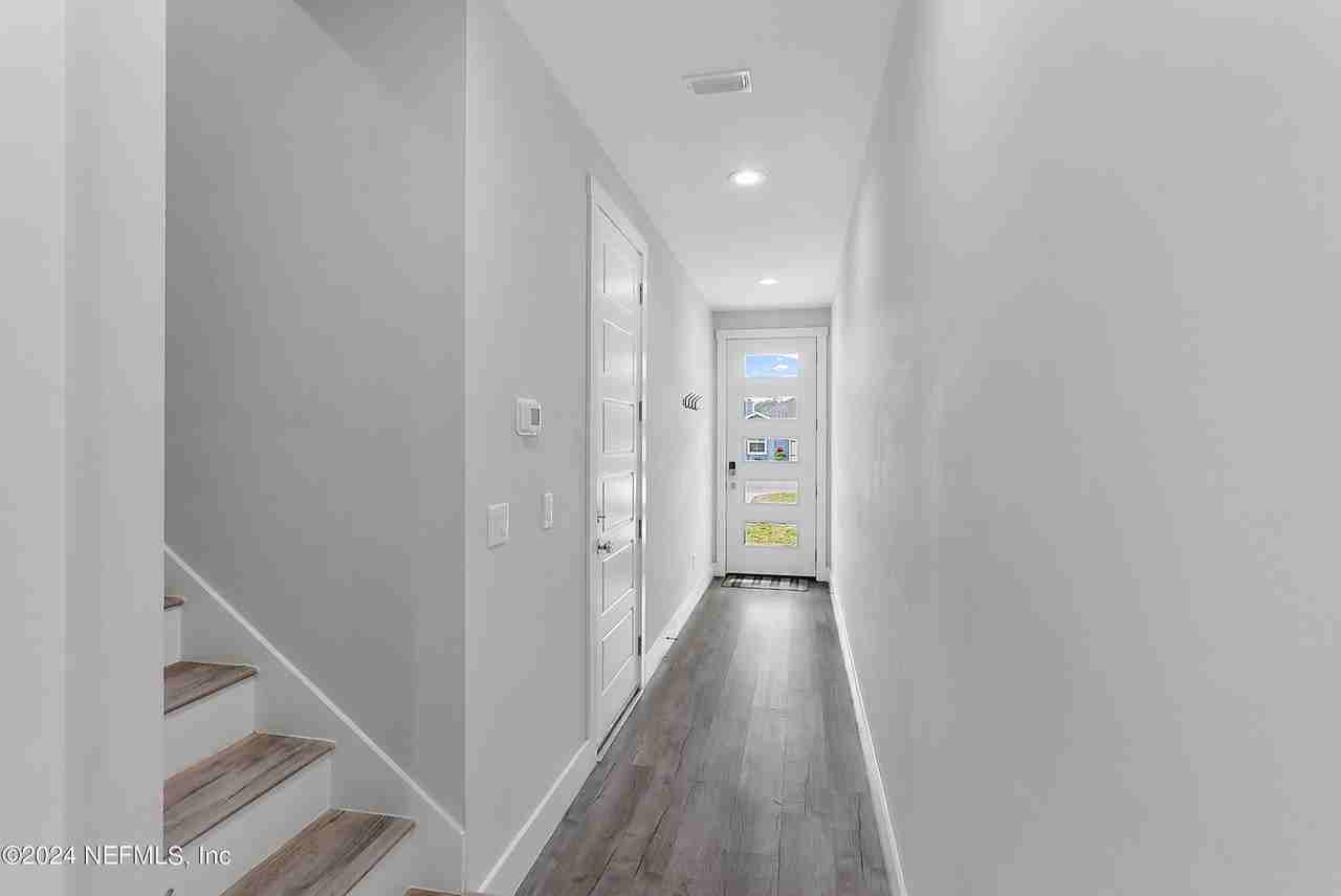 807 7th Ave S - Photo 3 of 24