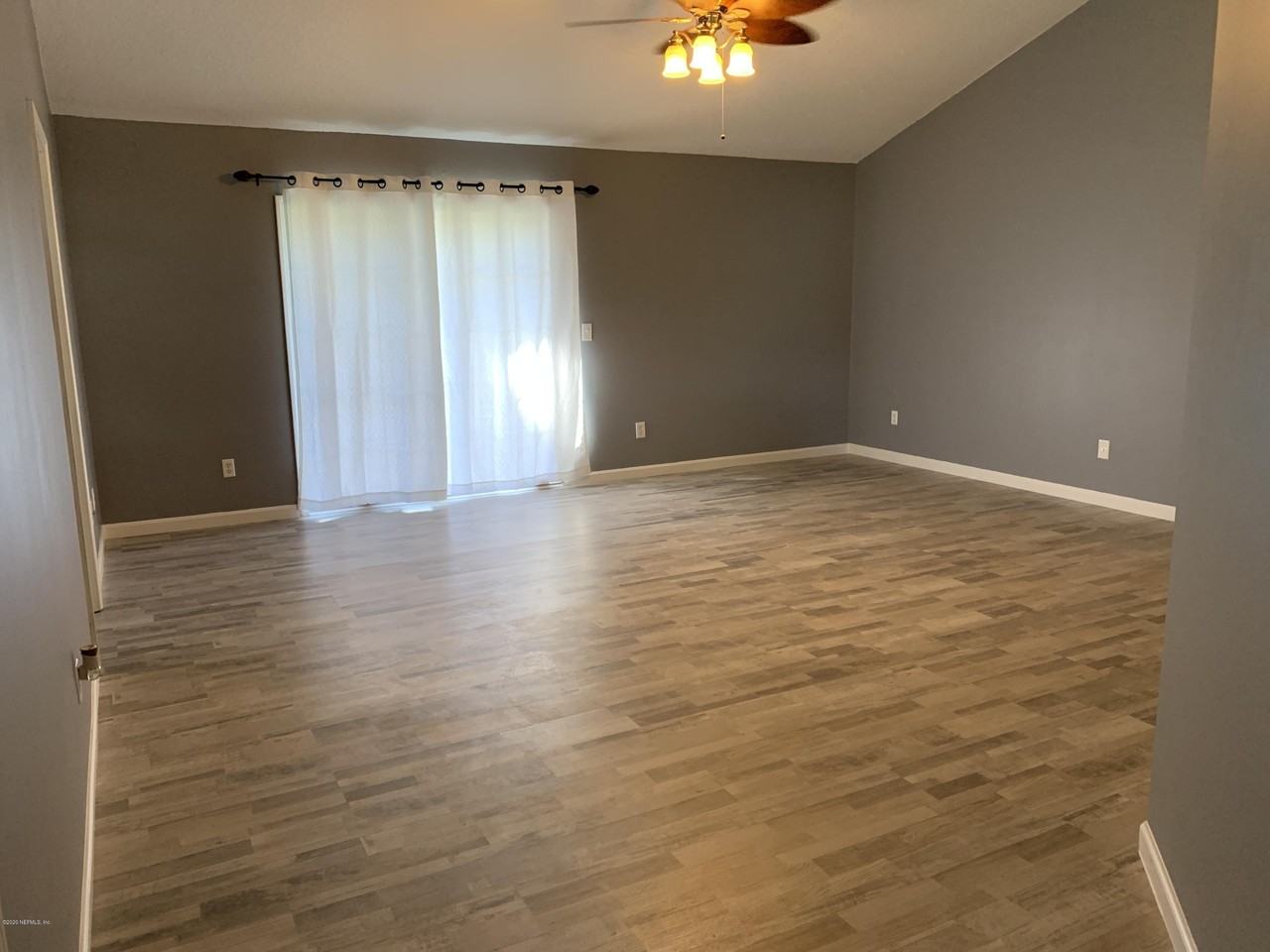 12018 Sunchase Dr - Photo 3 of 21