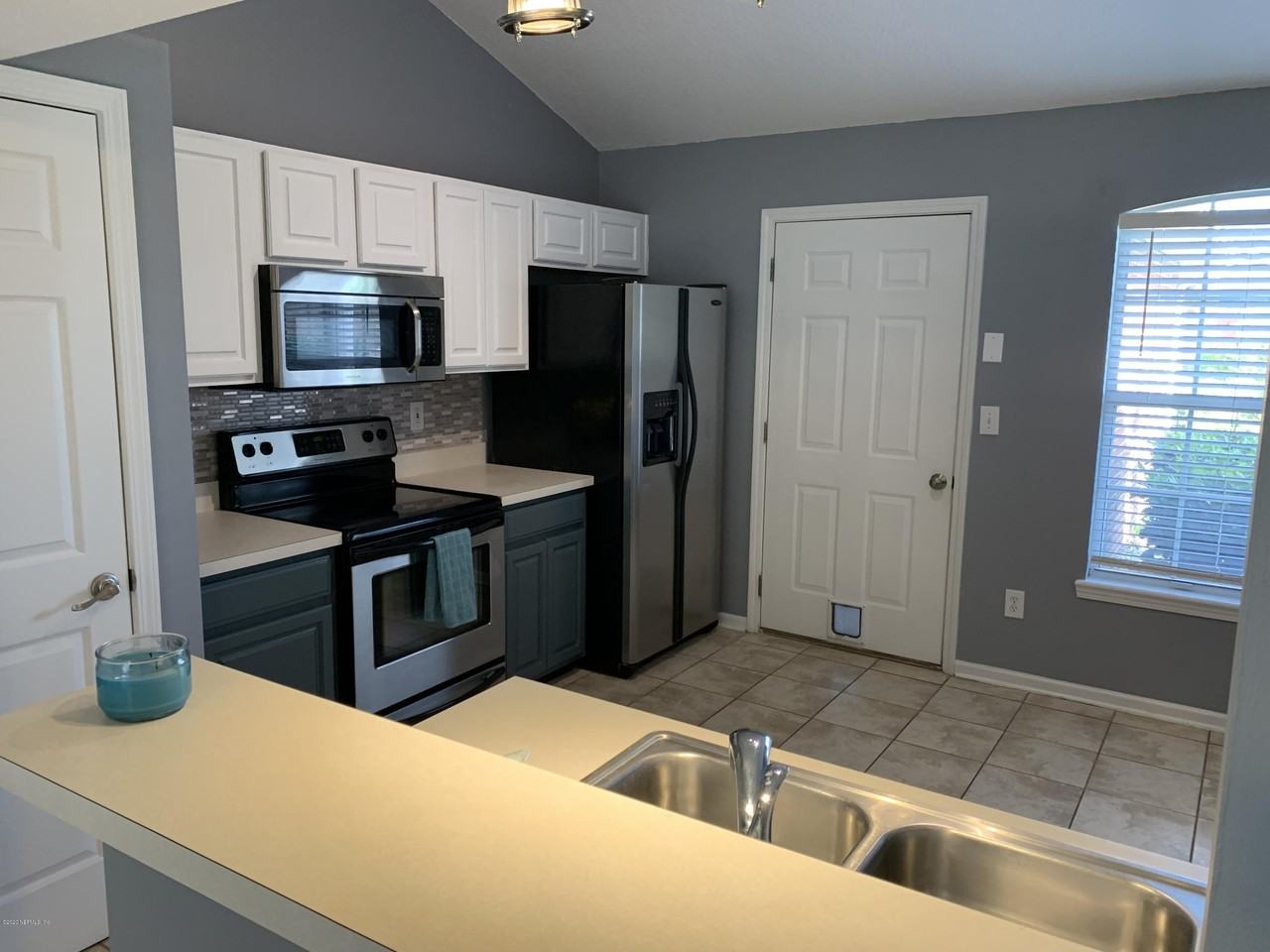 12018 Sunchase Dr - Photo 4 of 21