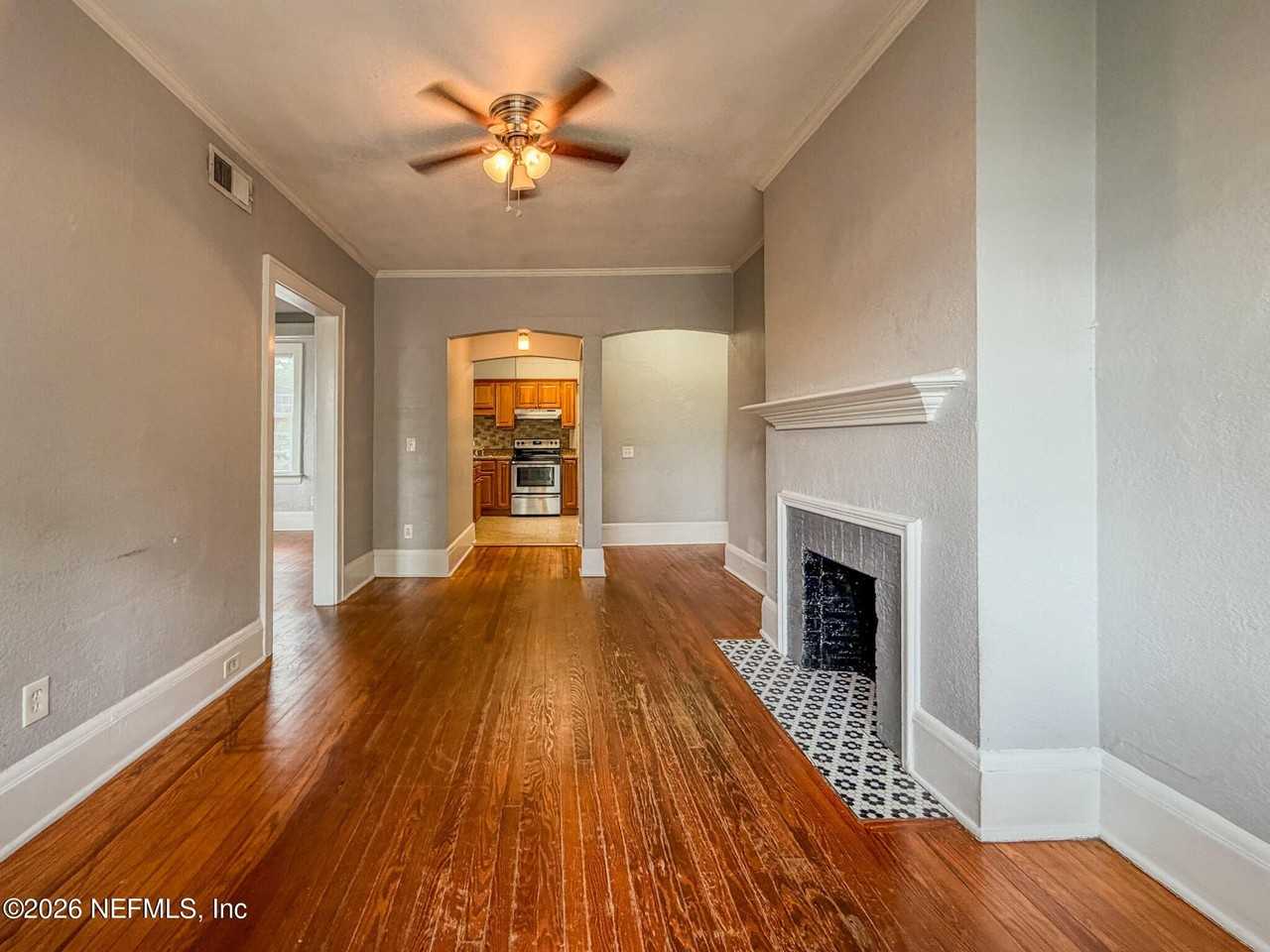 2359 Oak St #2 - Photo 4 of 13