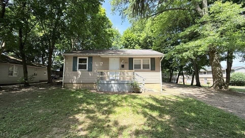 888 Garfield St - Photo 2 of 19