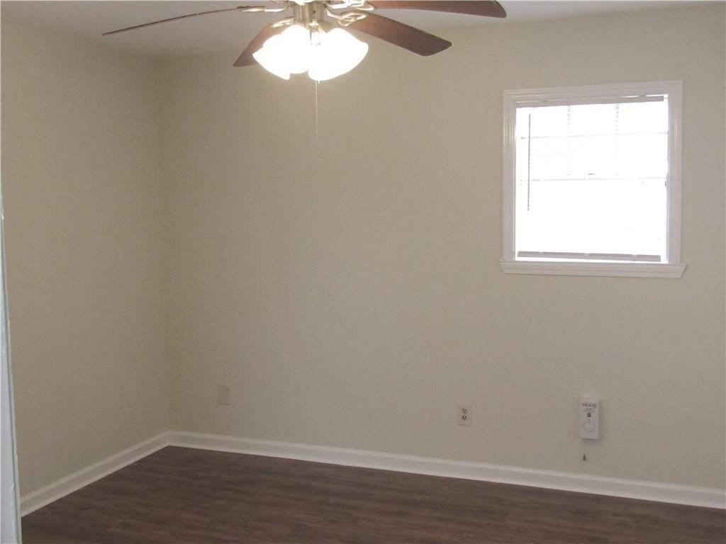 129 Fountain Dr - Photo 4 of 26