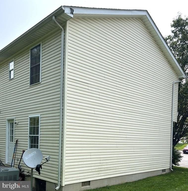 426 Ridgefield Ave - Photo 2 of 11