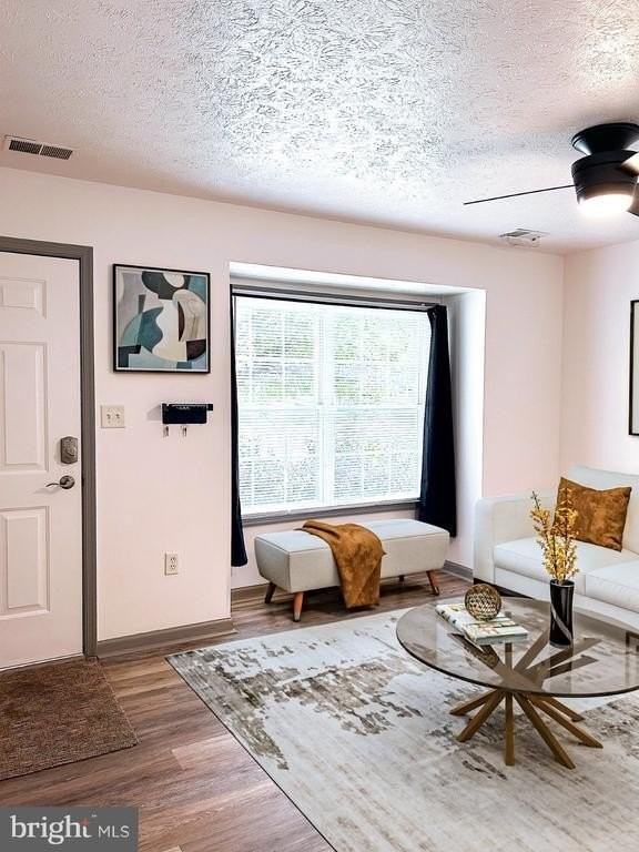 426 Ridgefield Ave - Photo 3 of 11