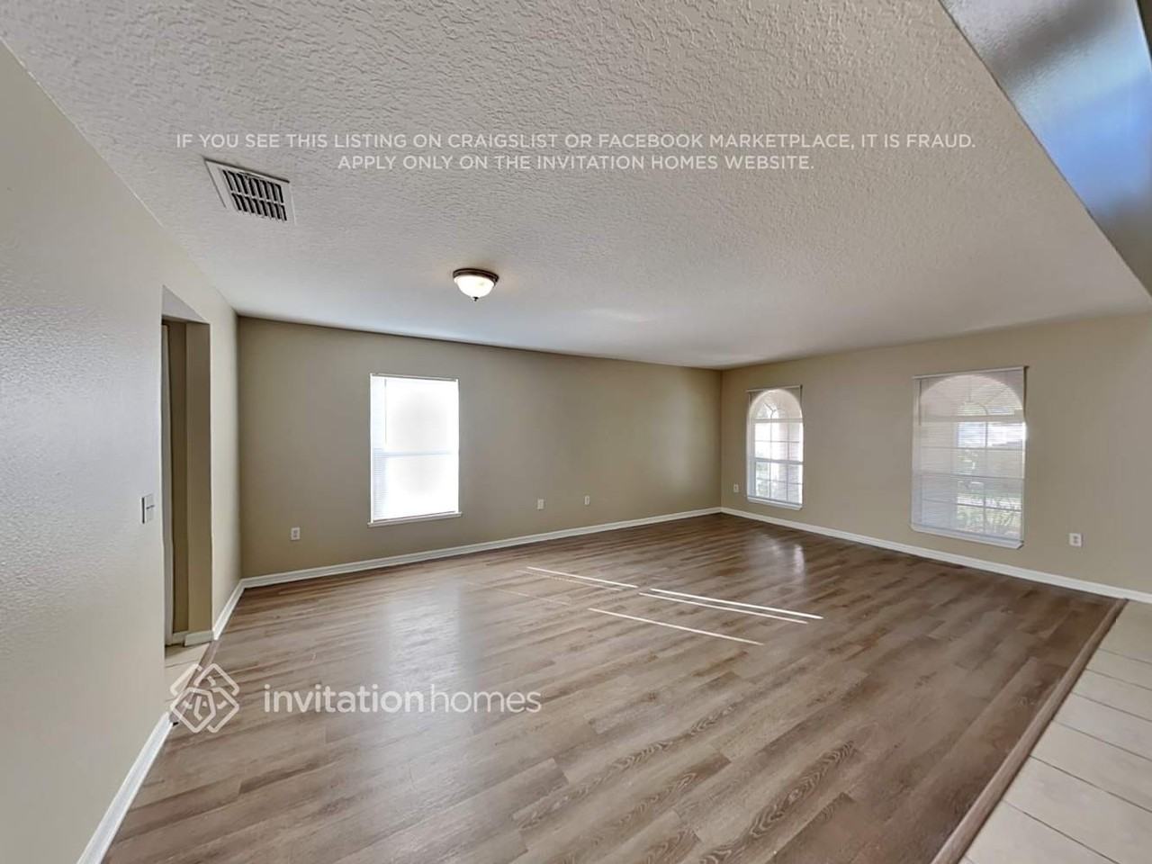1050 Osprey Cove Cir - Photo 4 of 21
