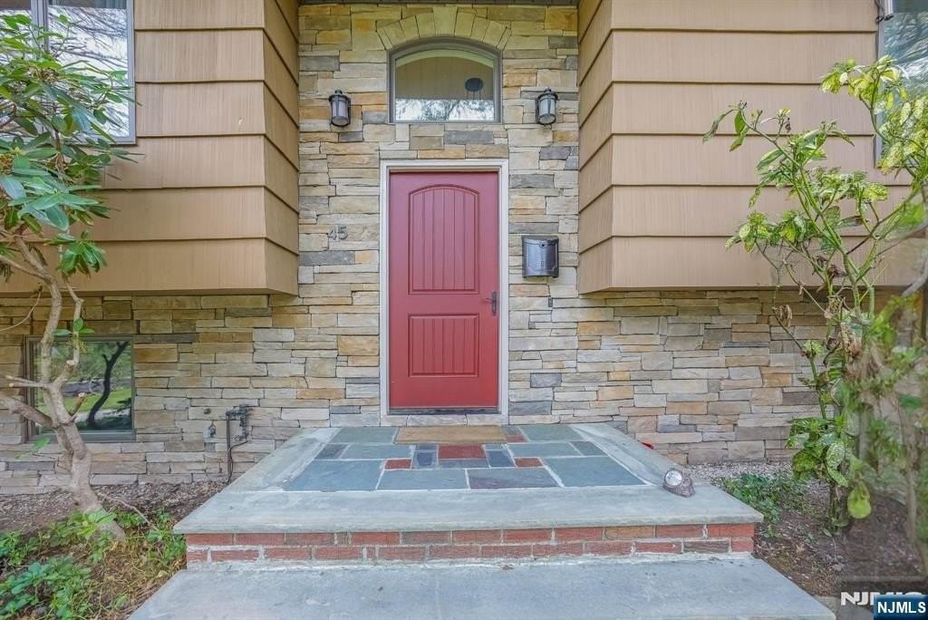45 Lenox Ave - Photo 2 of 26