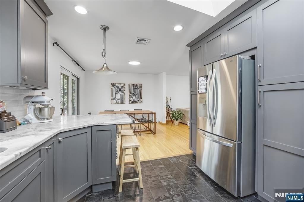 45 Lenox Ave - Photo 7 of 26