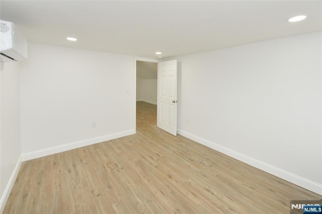 385 Goffle Rd #2ndFL - Photo 7 of 11
