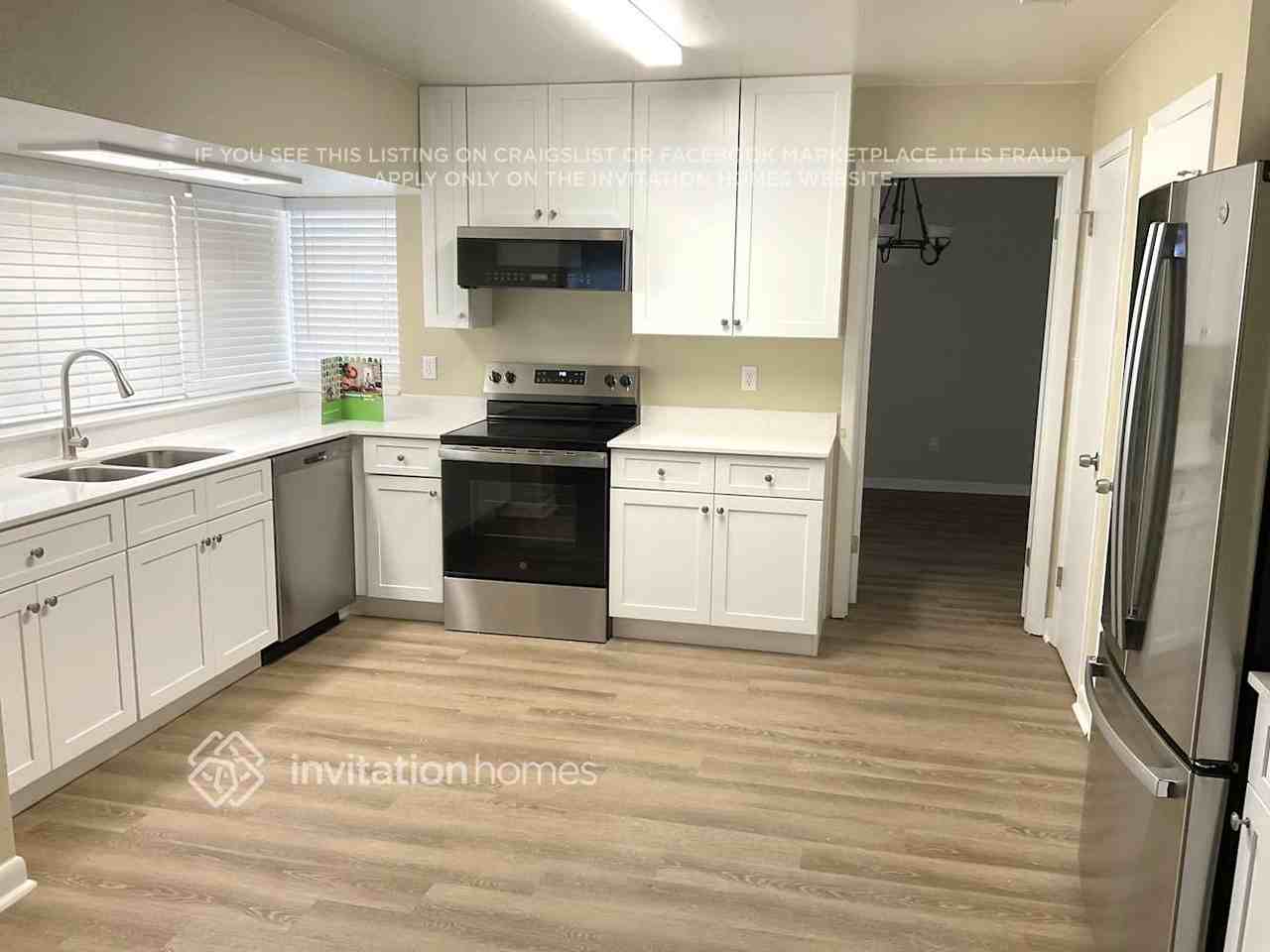 2354 Markingham Rd - Photo 4 of 15