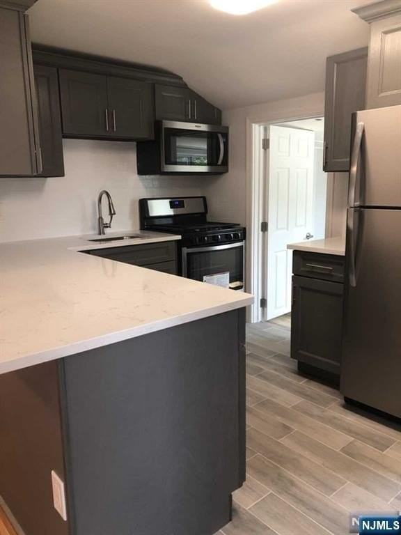 3-33 31st St #2ndFL - Photo 6 of 12