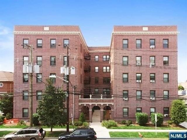 855 Broad Ave #25 - Photo 5 of 29