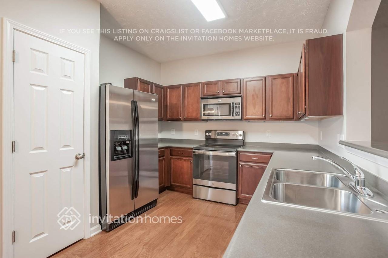 8712 Ambonnay Dr - Photo 6 of 16