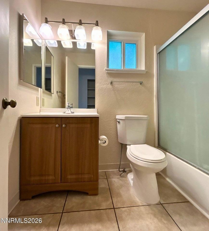 3673 Grant Dr Apt C - Photo 7 of 11