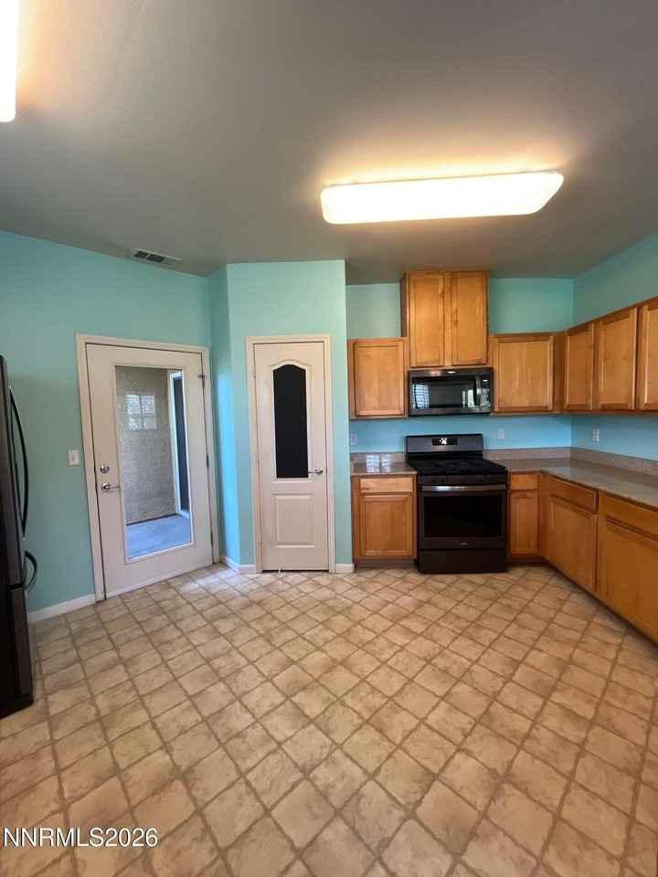 1325 S Meadows Pkwy Apt 124 - Photo 4 of 9
