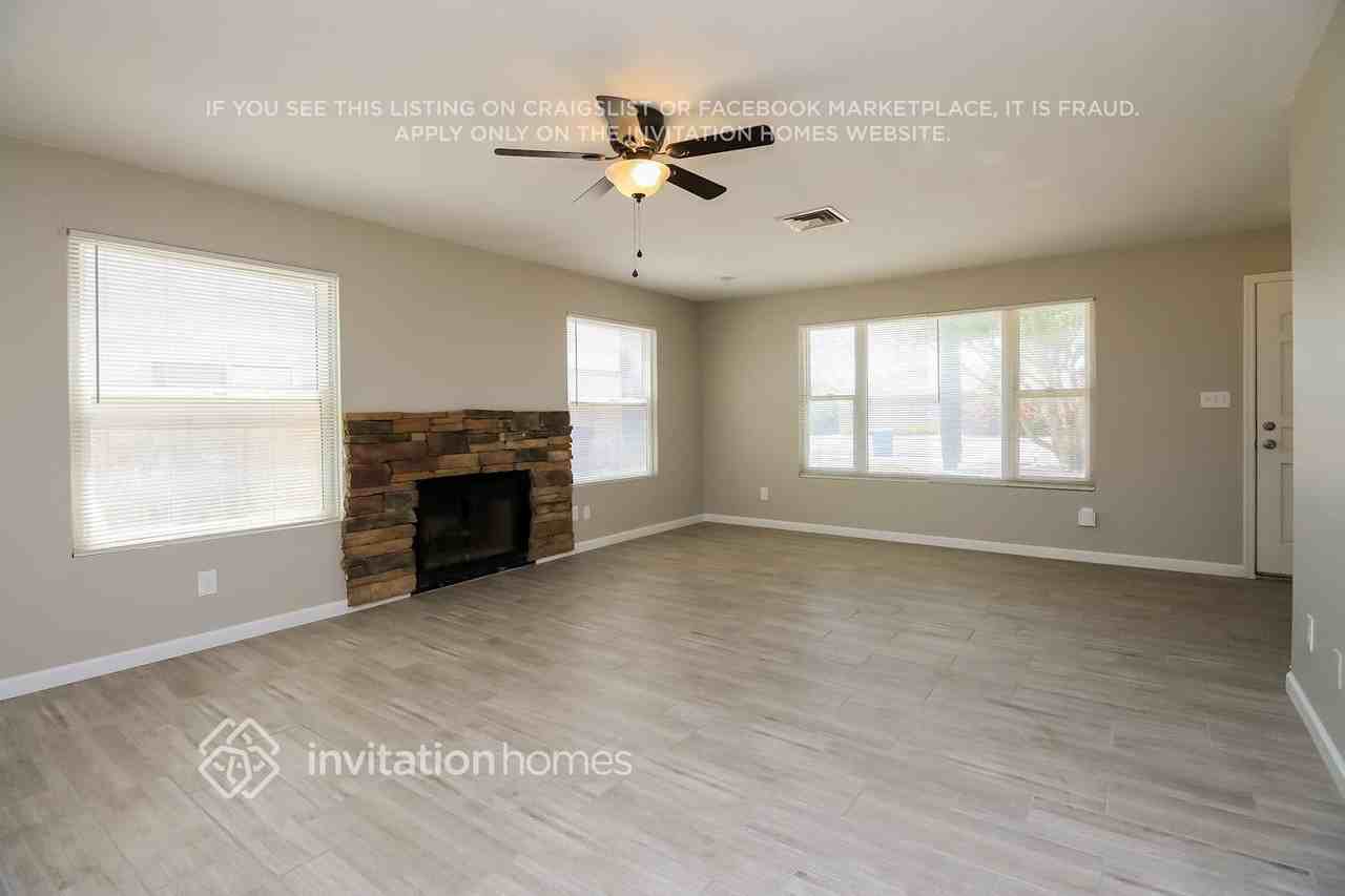 5770 W Frye Rd - Photo 2 of 16